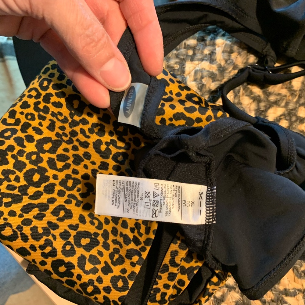 Old navy Women’s swim bottoms and swim top - brand new never worn - Picture 5 of 7
